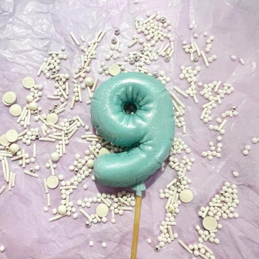 Фигурка из шоколадной глазури 